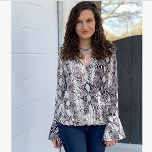 Trendy snake skin top